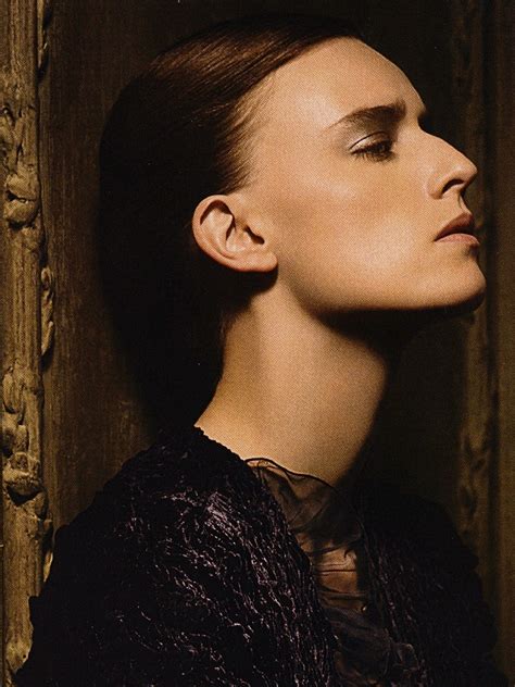 prada model big nose